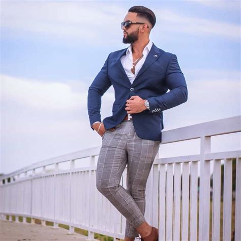 Here, McNamara's suggestions for men's <b>wedding</b> attire according to venue: Ballroom At minimum, think black tie optional, or go with a dark suit (navy, charcoal, black) and dark necktie. . What to wear to a wedding singapore male